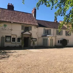 East Ayton Hotel, Hotel